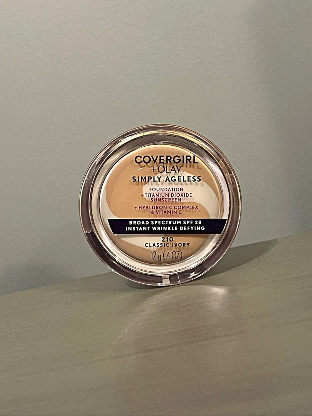 COVERGIRL Olay Simply Ageless Wrinkle Defying Foundation 210 Classic Ivory SPF